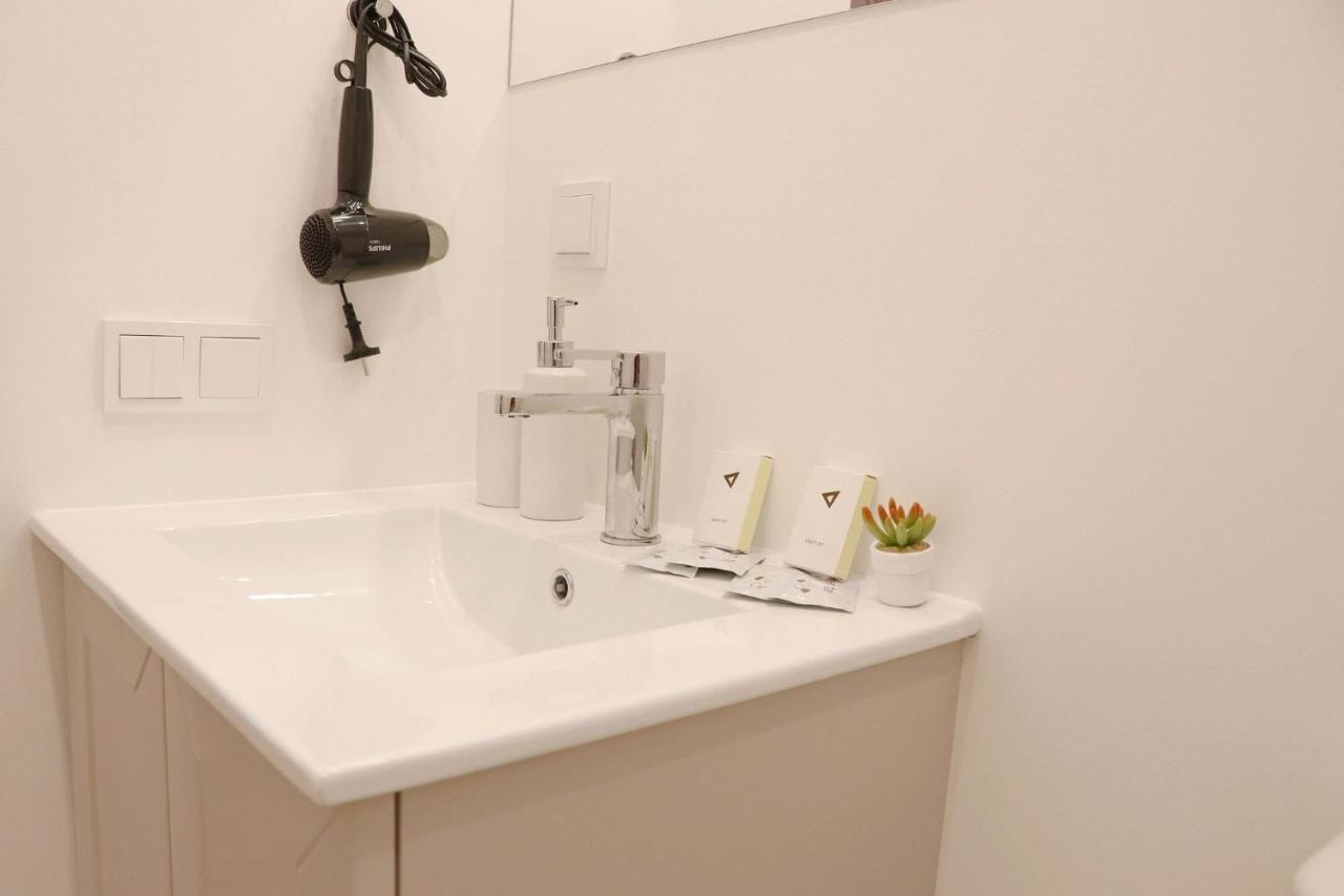 Minimalist Studio Old Town Apartments By Hostlovers Kaunas Exterior foto